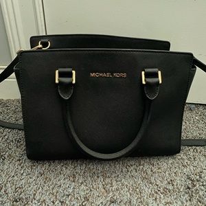 Micheal Kors purse
